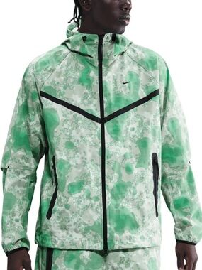 Tech Dri-FIT Camo Windrunner jacket